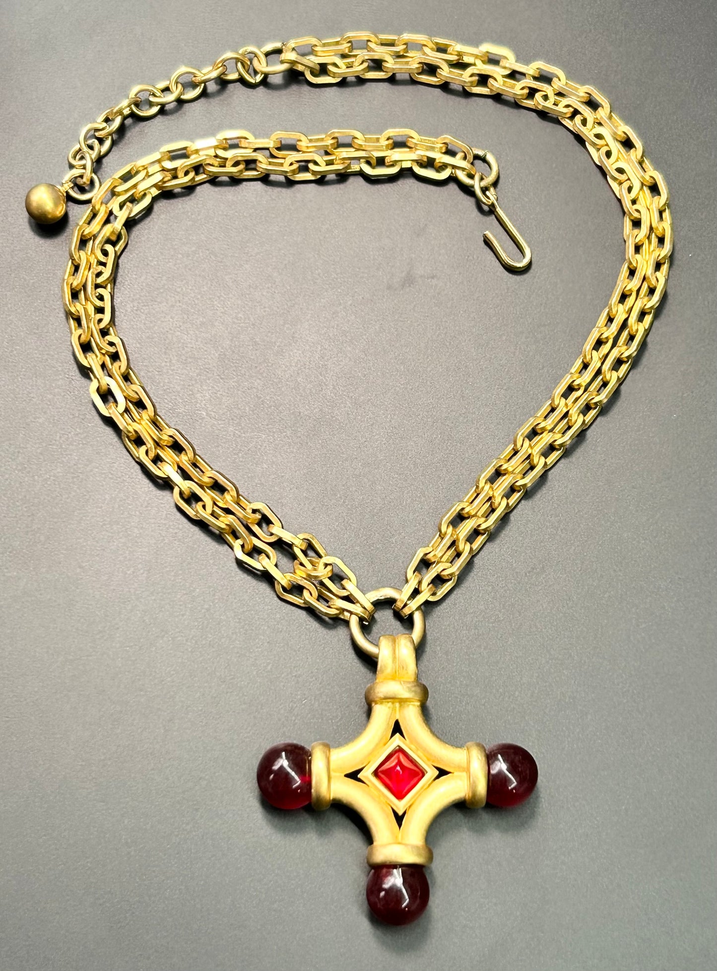 Vintage Gold Tone Necklace