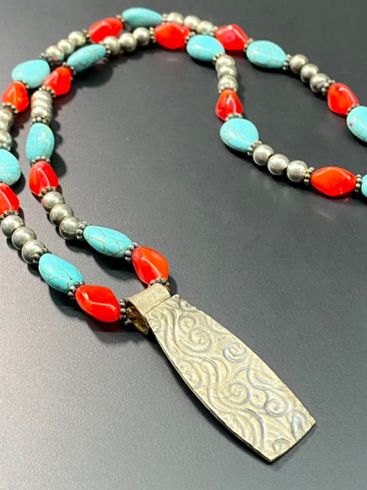Silver Tone Glass & Dyed Stone Necklace
