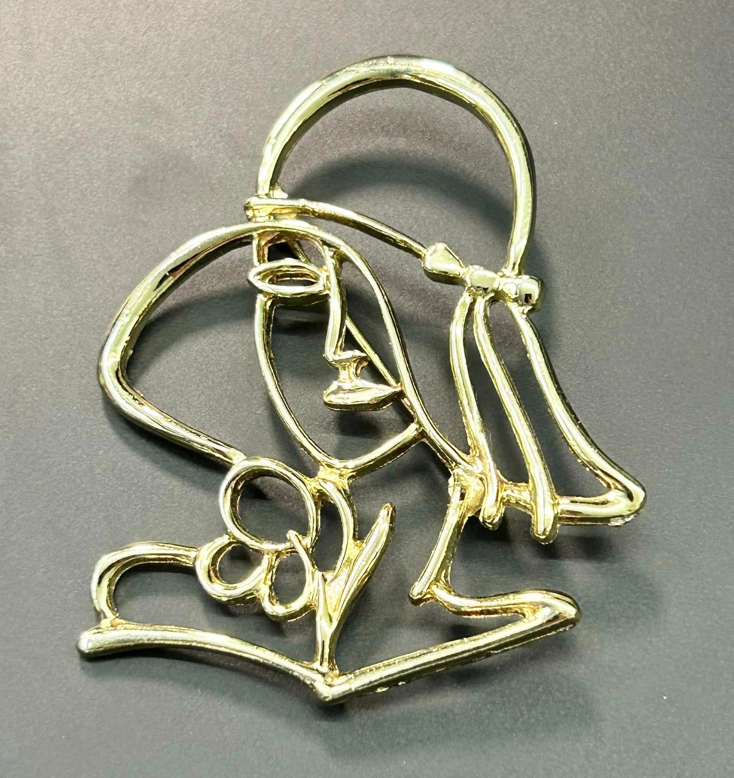 Lady in a Hat Brooch