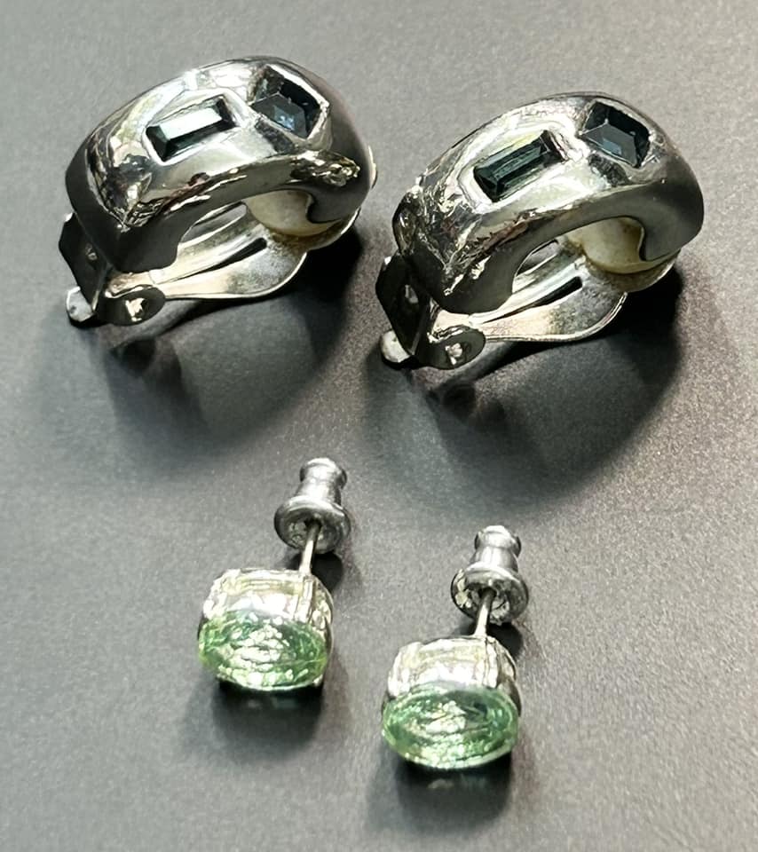2 Pairs of Fashion Earrings