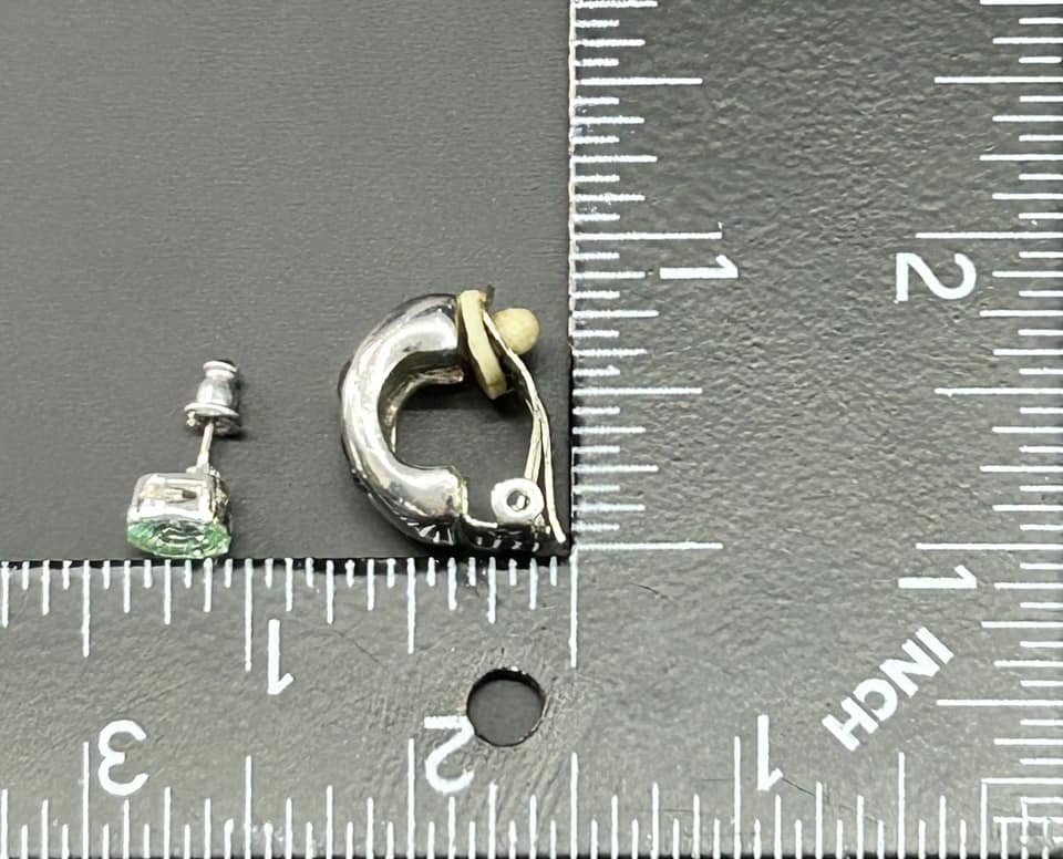 2 Pairs of Fashion Earrings