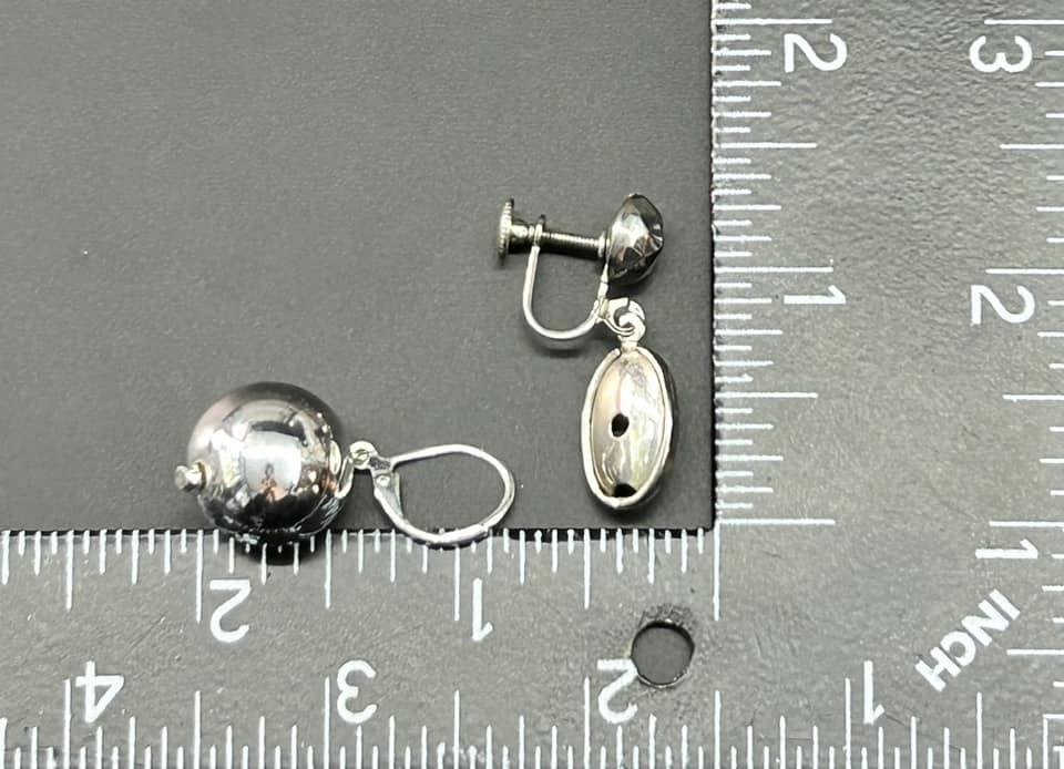 2 Pairs of Fashion Earrings
