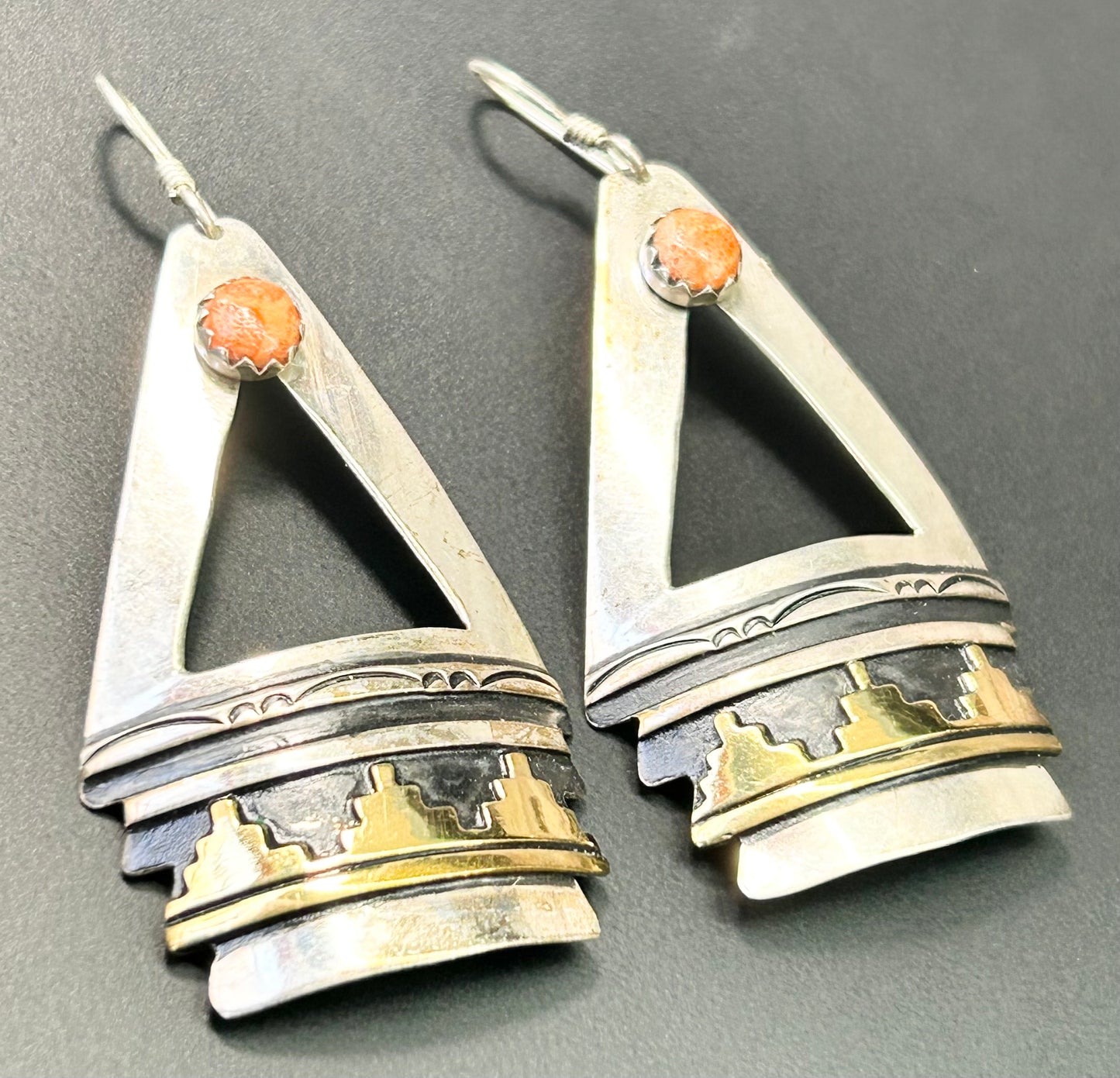 T&R Singer Sterling Silver Spiny Oyster Earrings