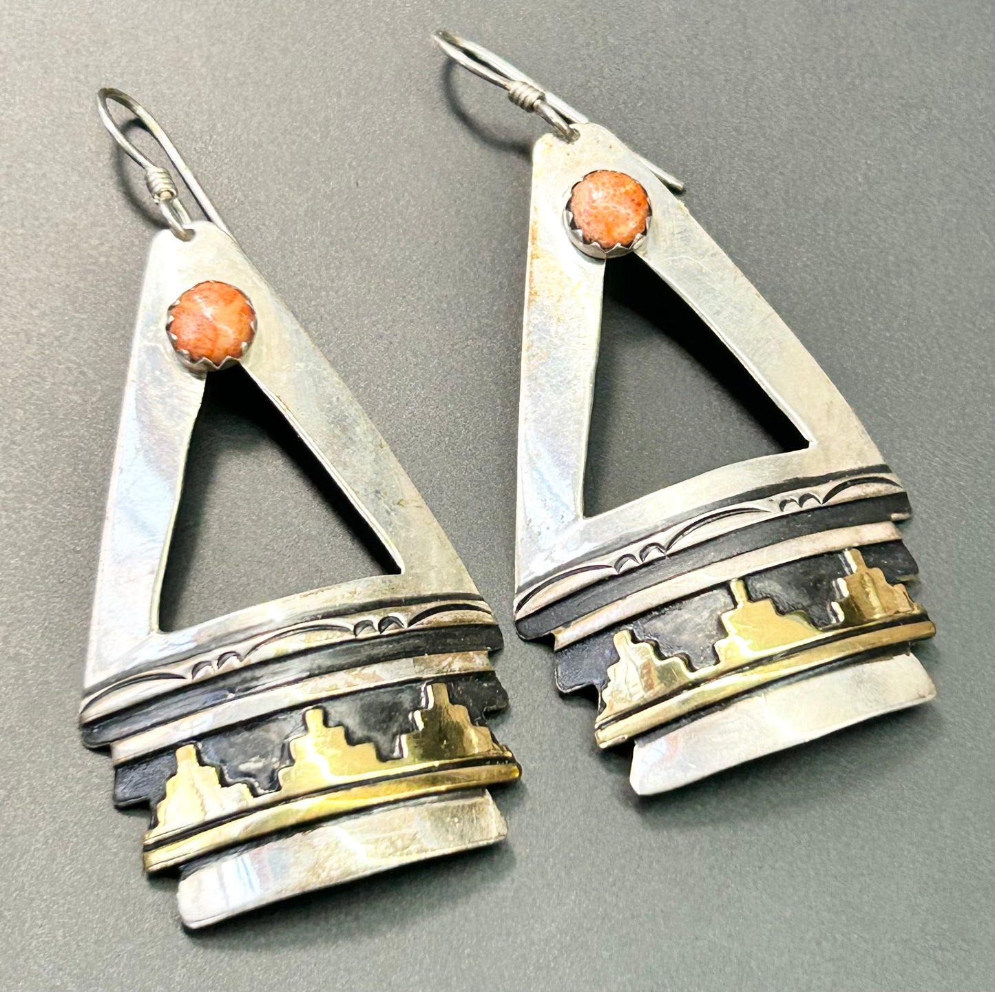 T&R Singer Sterling Silver Spiny Oyster Earrings