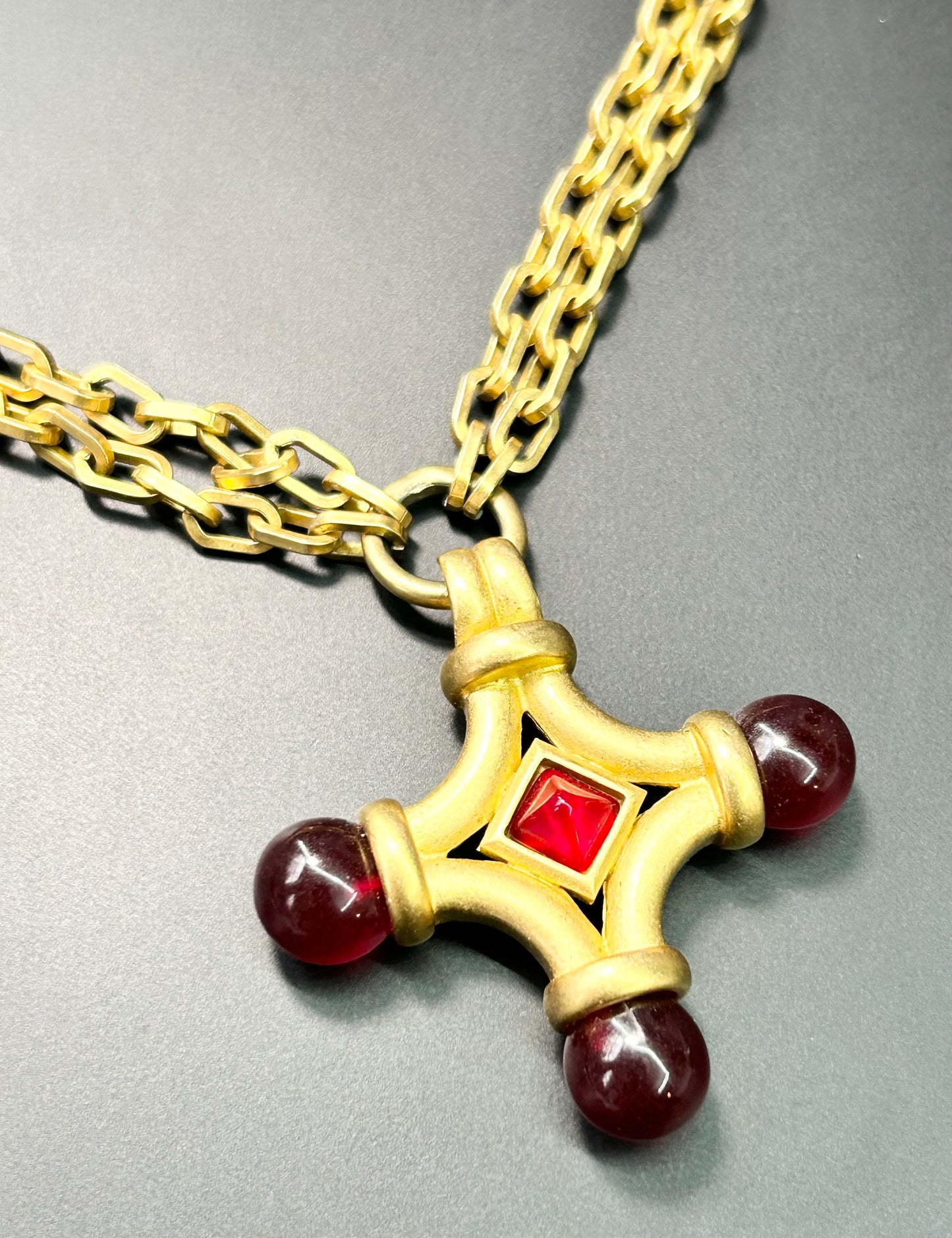 Vintage Gold Tone Necklace