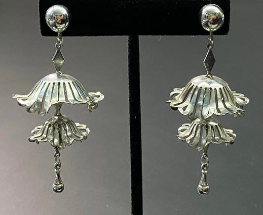Vintage Silver Tone Screw Back Earrings