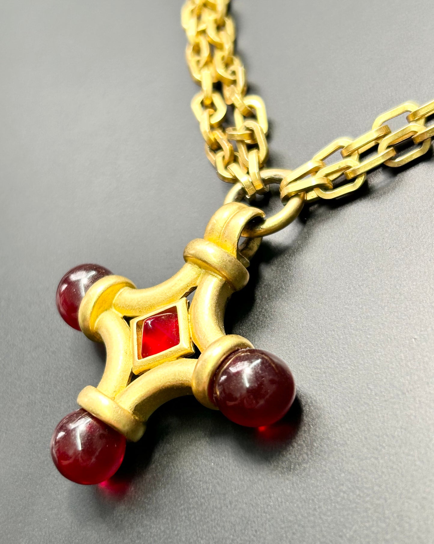 Vintage Gold Tone Necklace