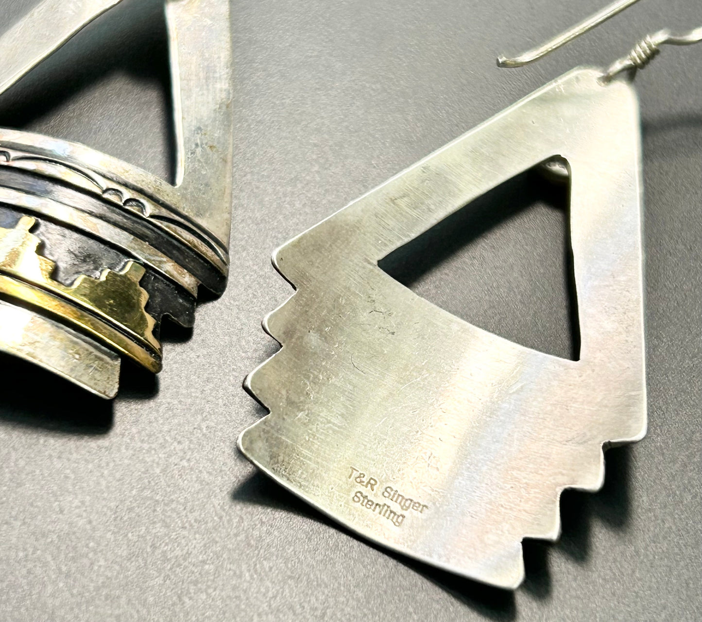 T&R Singer Sterling Silver Spiny Oyster Earrings