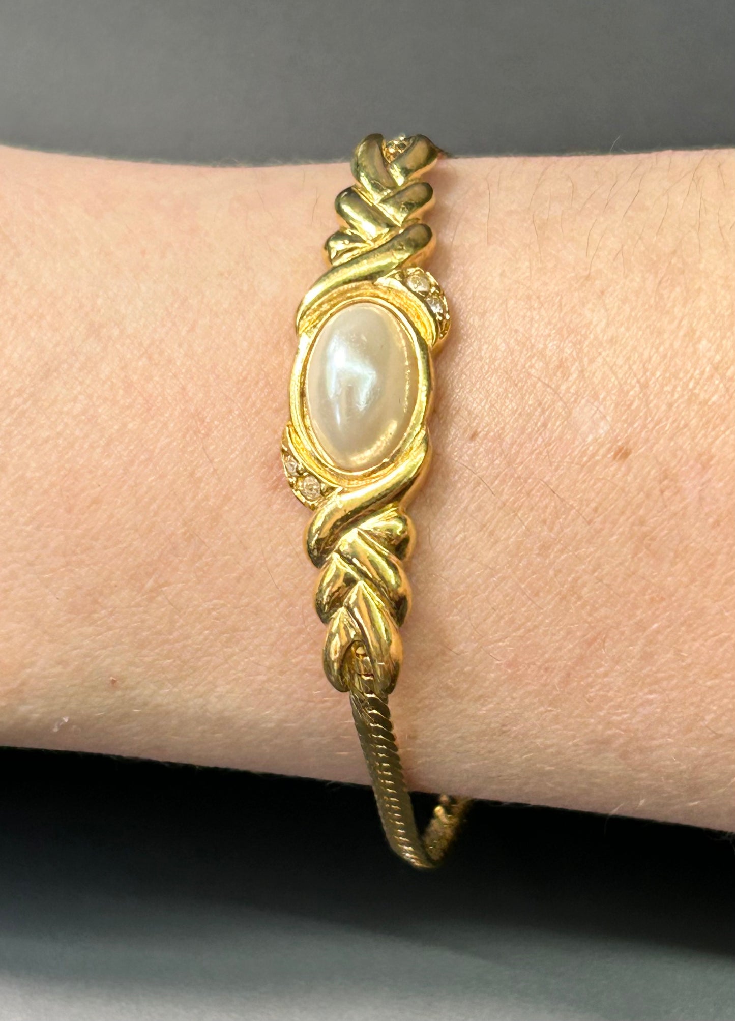 Avon Faux Pearl Bracelet