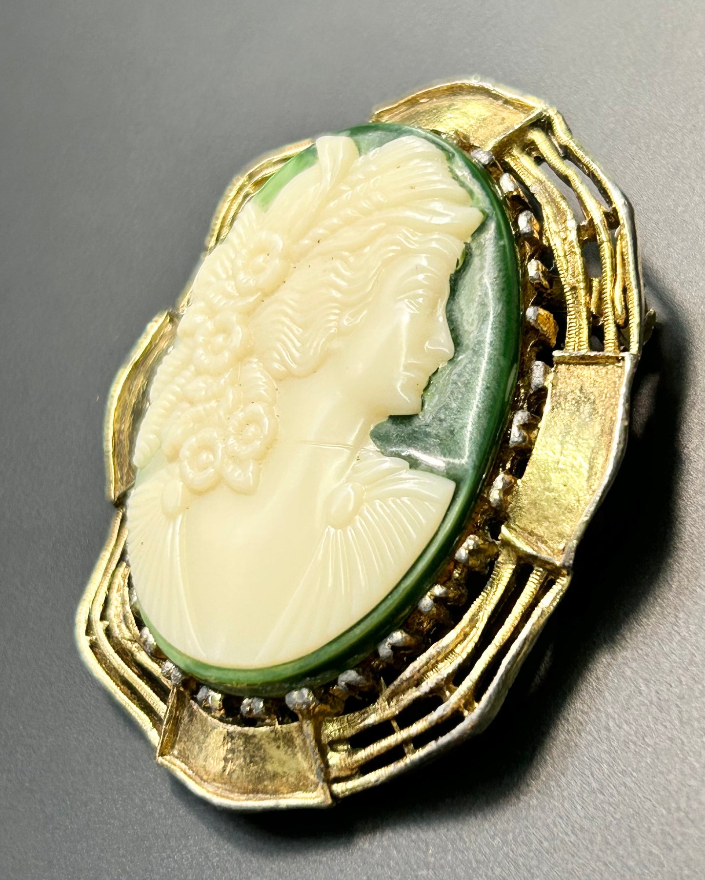 Vintage Acrylic Cameo Brooch