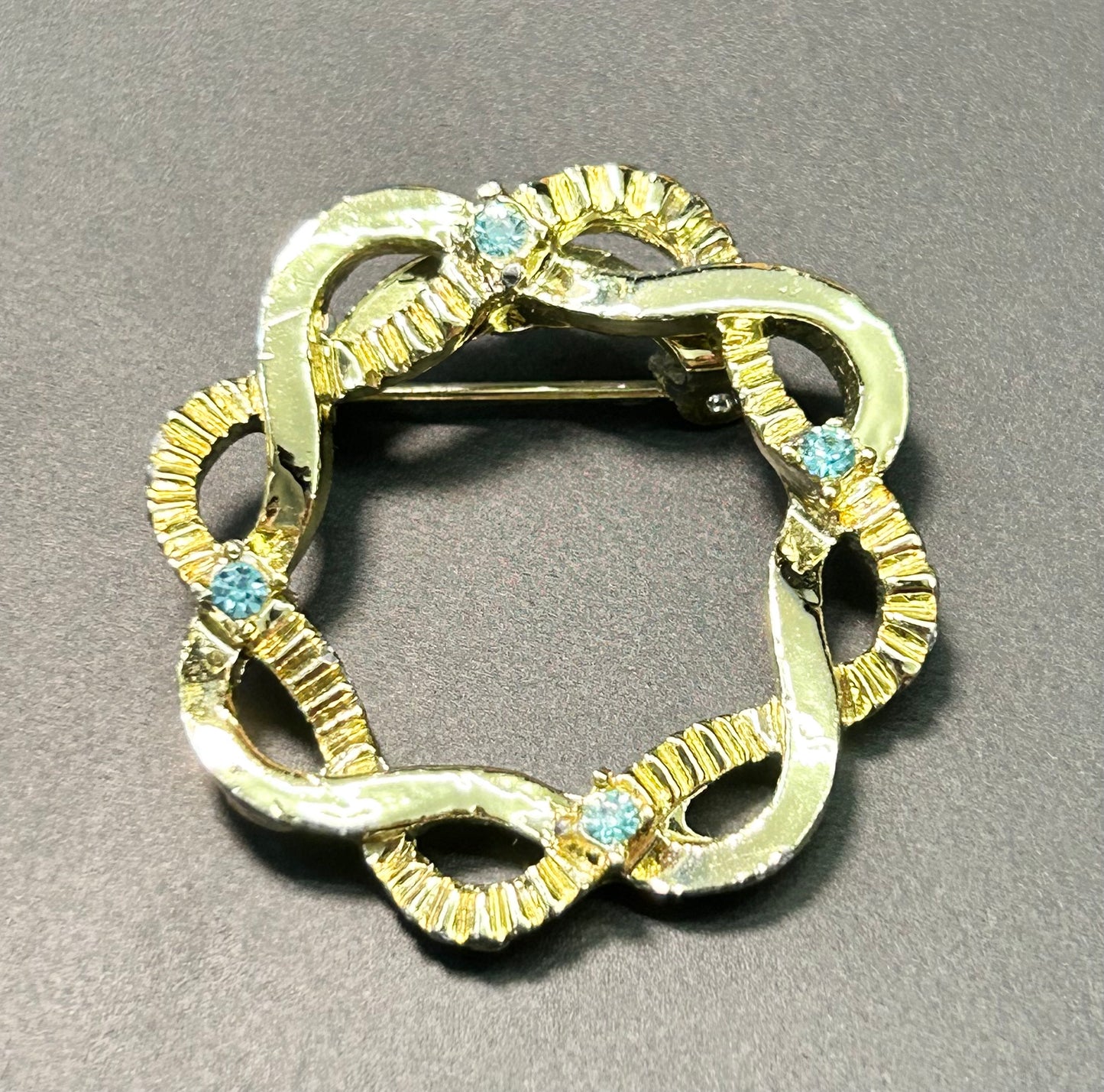 Wreath Brooch