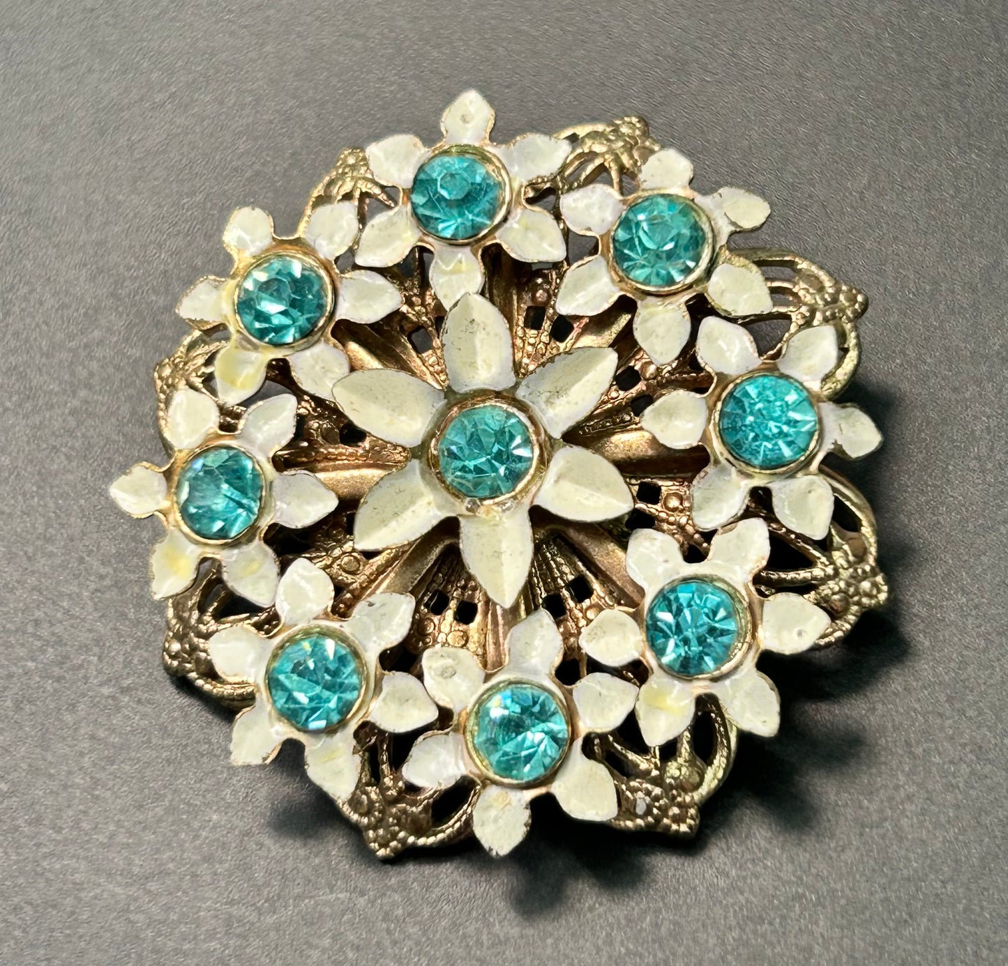 Vintage Daisy Brooch