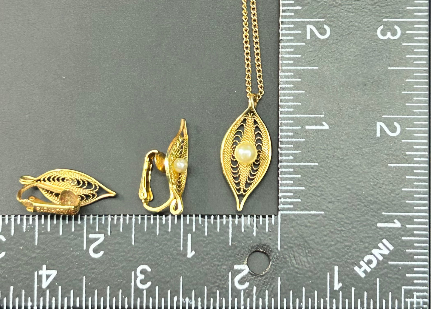 Sarah Coventry Filigree Necklace & Earrings Set