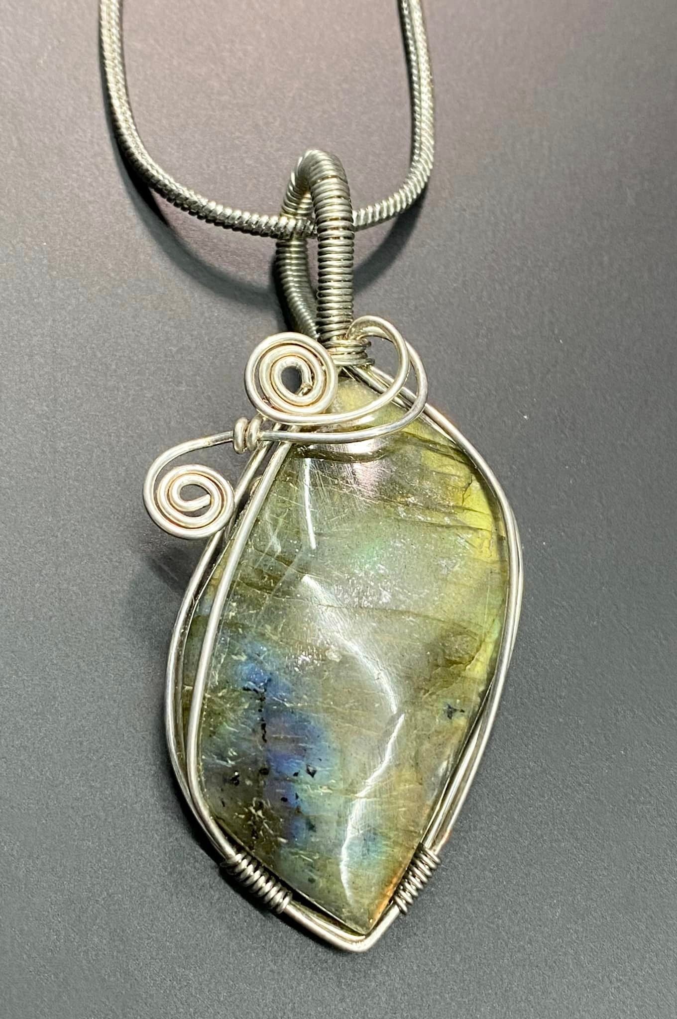 Silver Tone Labradorite Pendant Necklace