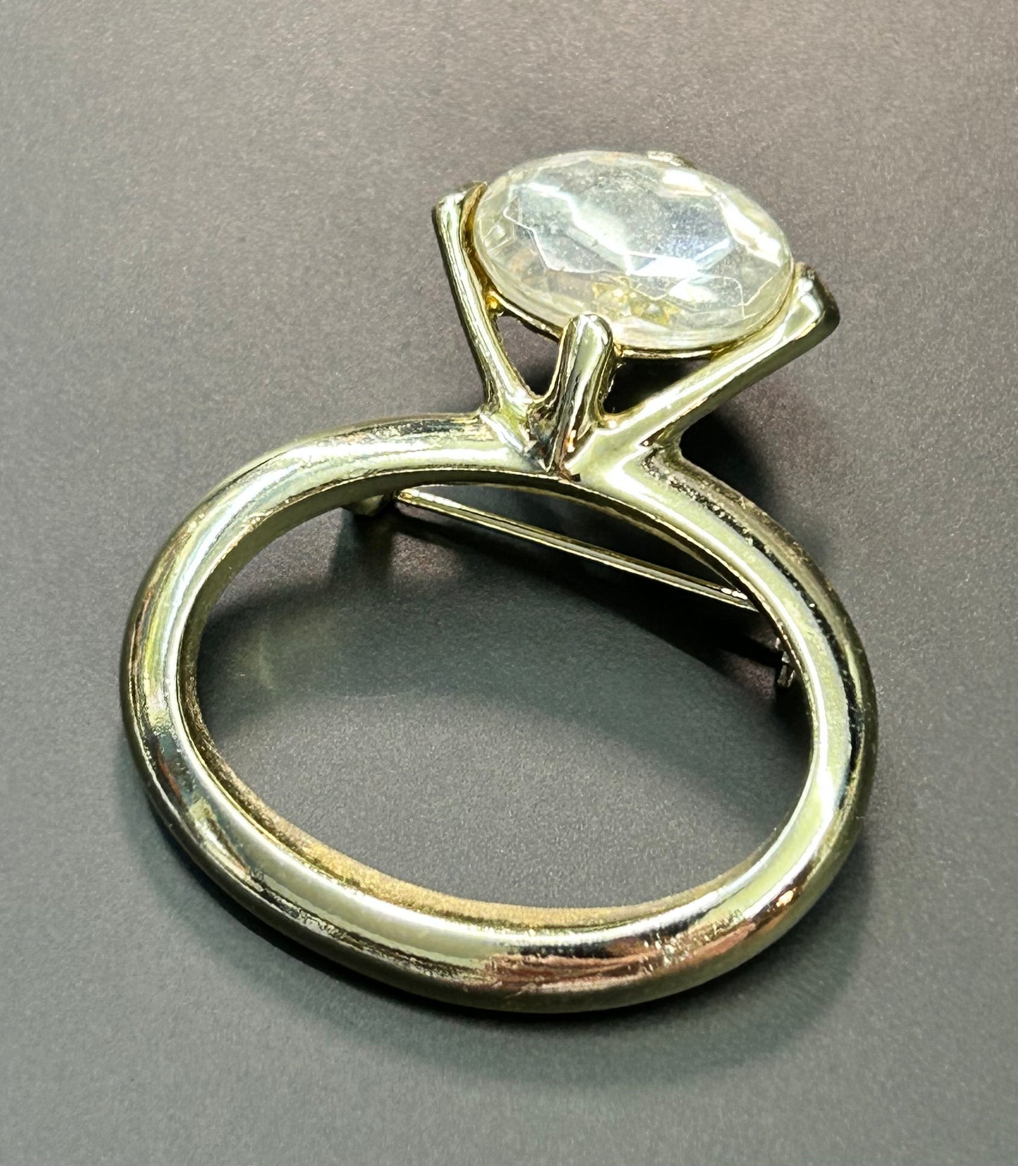 Ring Brooch
