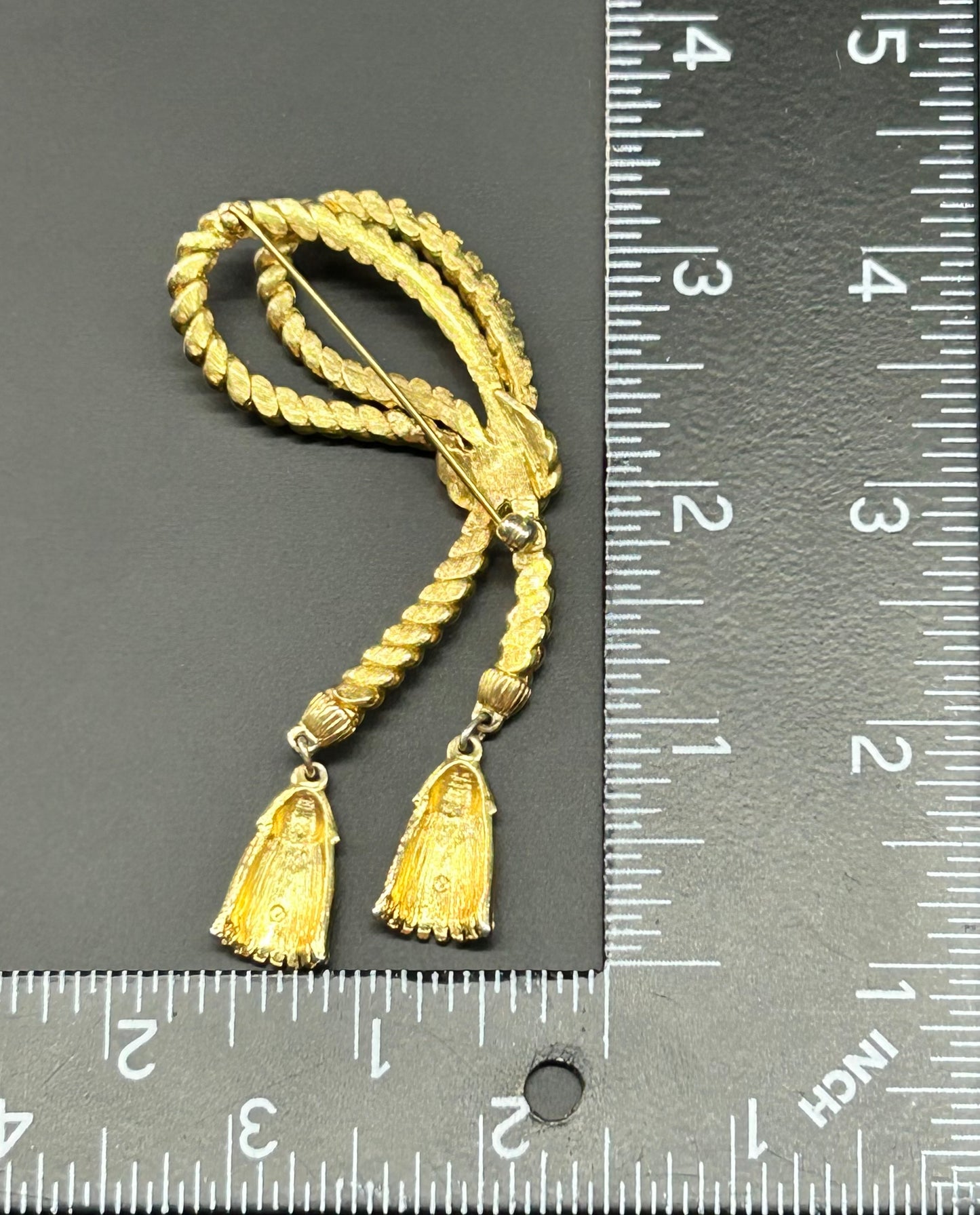 Rope Brooch
