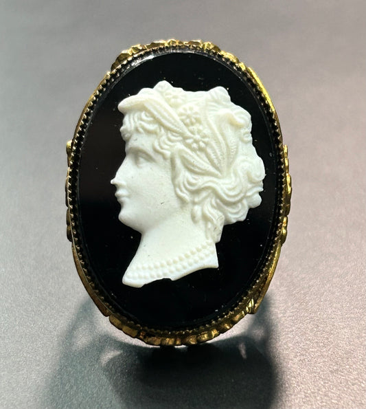 Vintage Porcelain Cameo Ring
