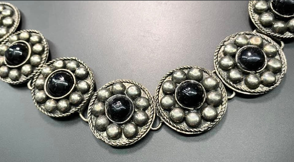 Vintage Black Resin Cabochon Bracelet