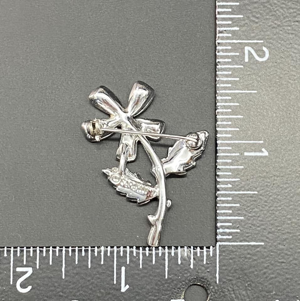 Sarah Coventry Flower Brooch