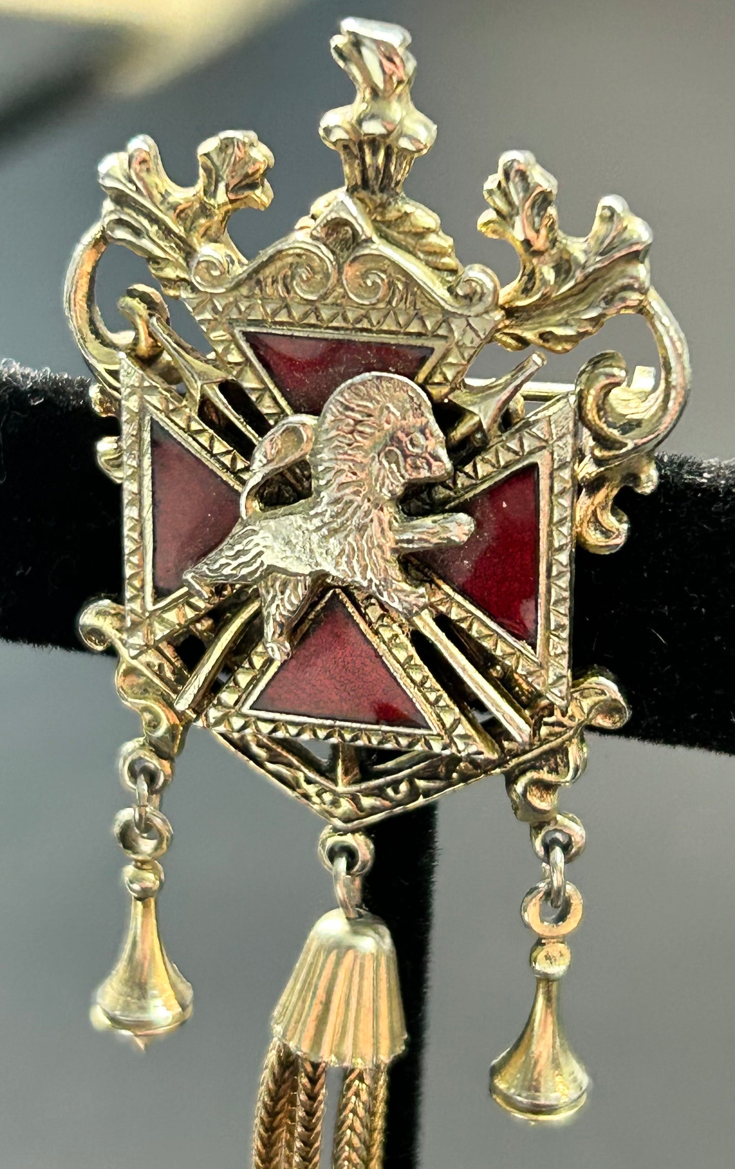 Vintage Heraldic Crest Brooch