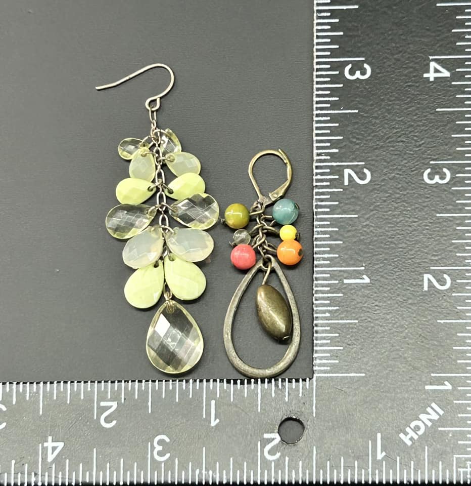 2 Pairs of Fashion Earrings