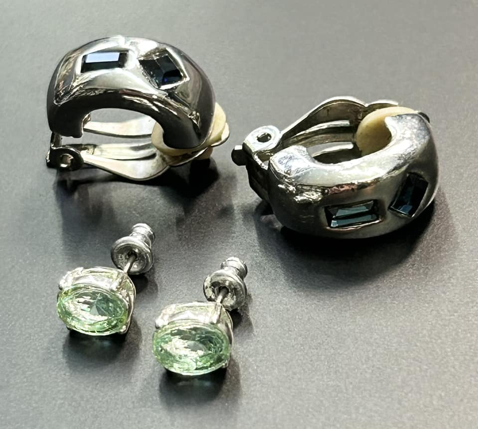 2 Pairs of Fashion Earrings
