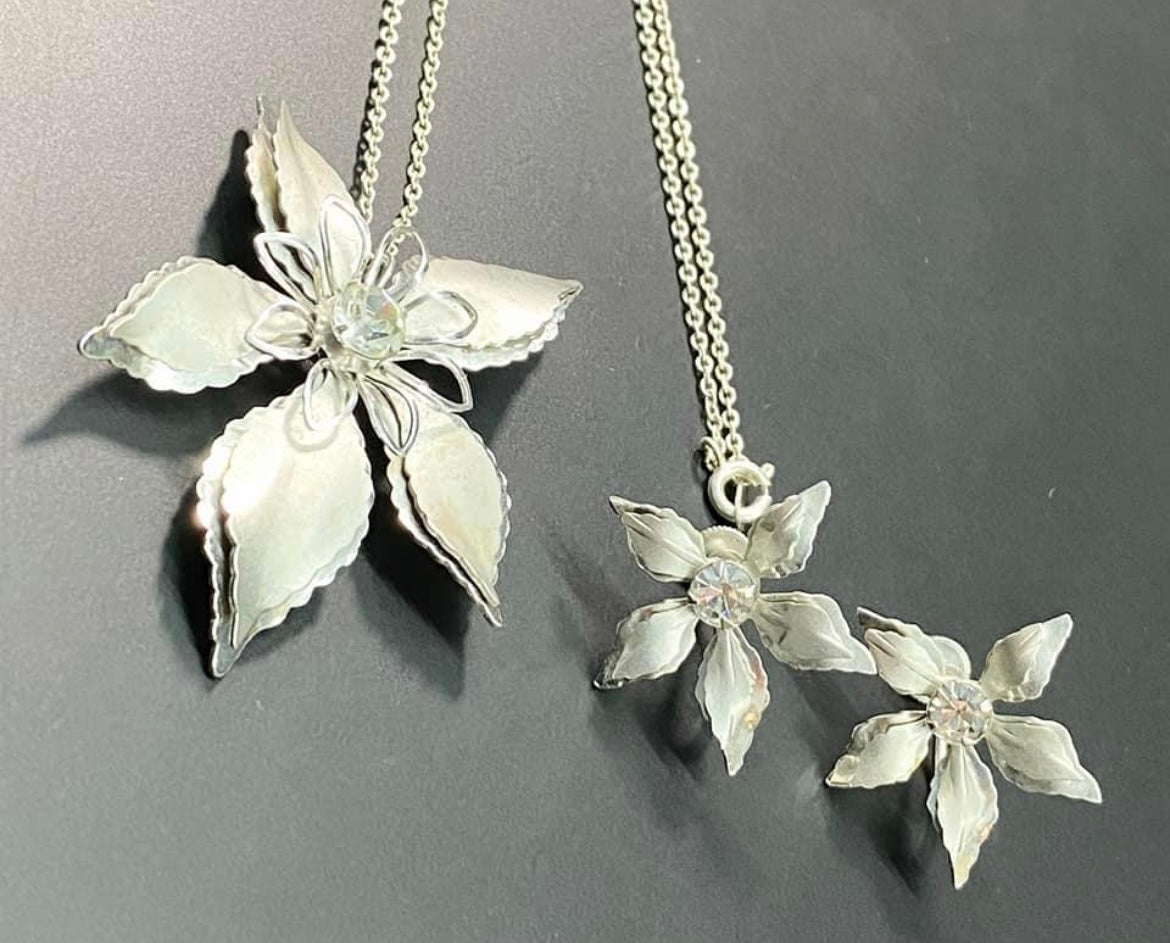 Bugbee & Niles Flower Necklace & Earrings Set