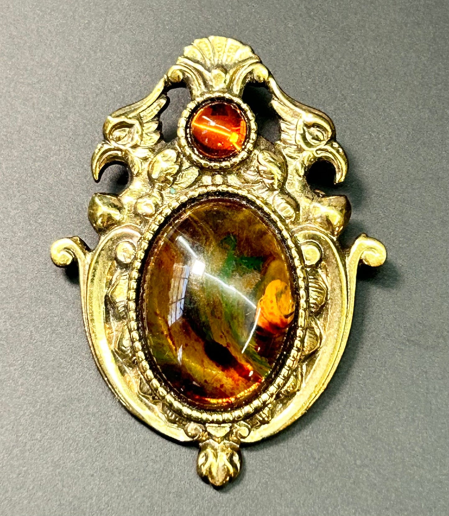 1928 Crest Brooch