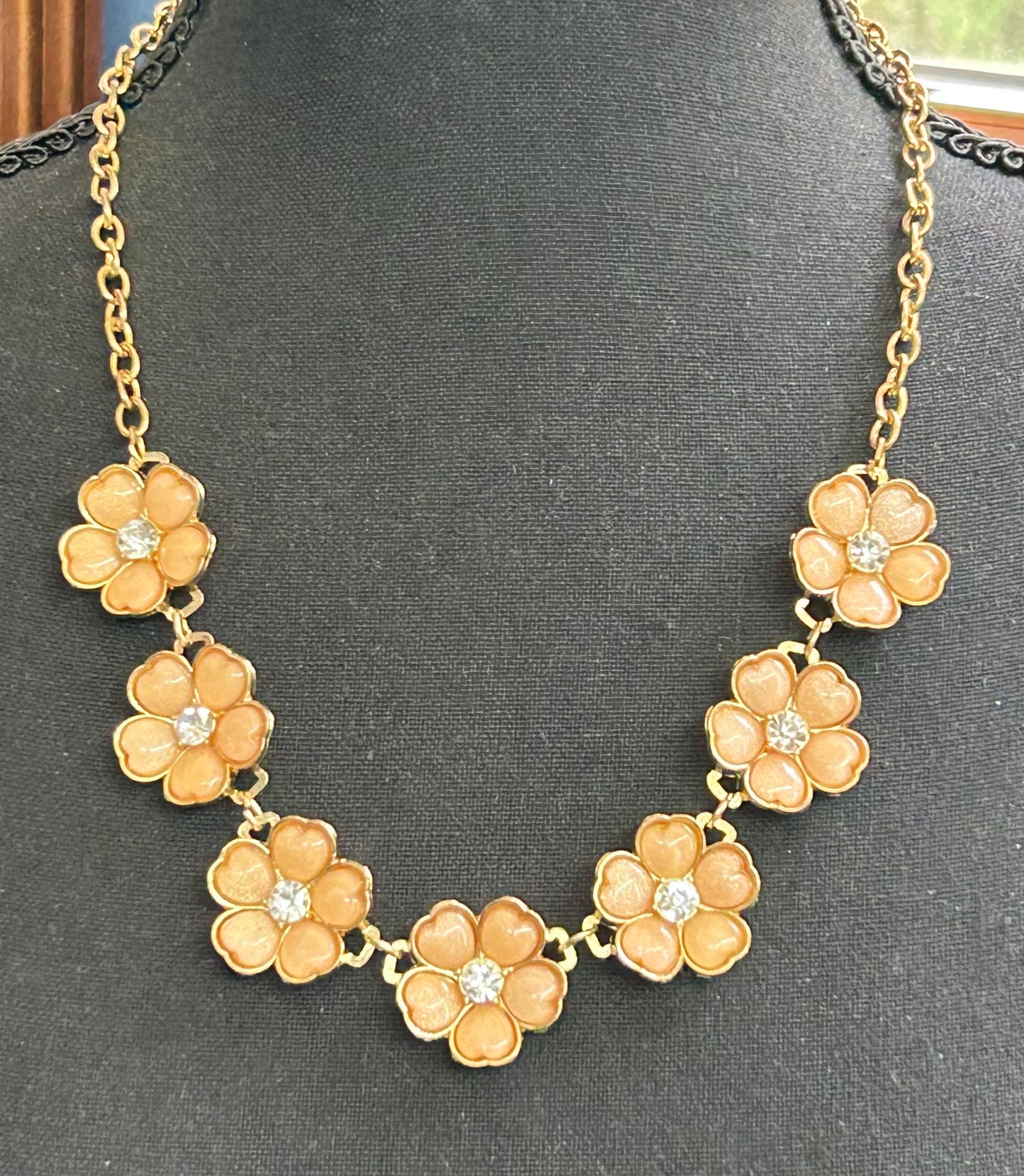 Etc! Flower Necklace