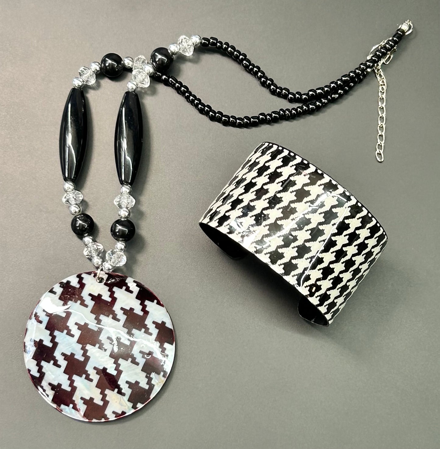 Houndstooth Necklace & Bracelet Set