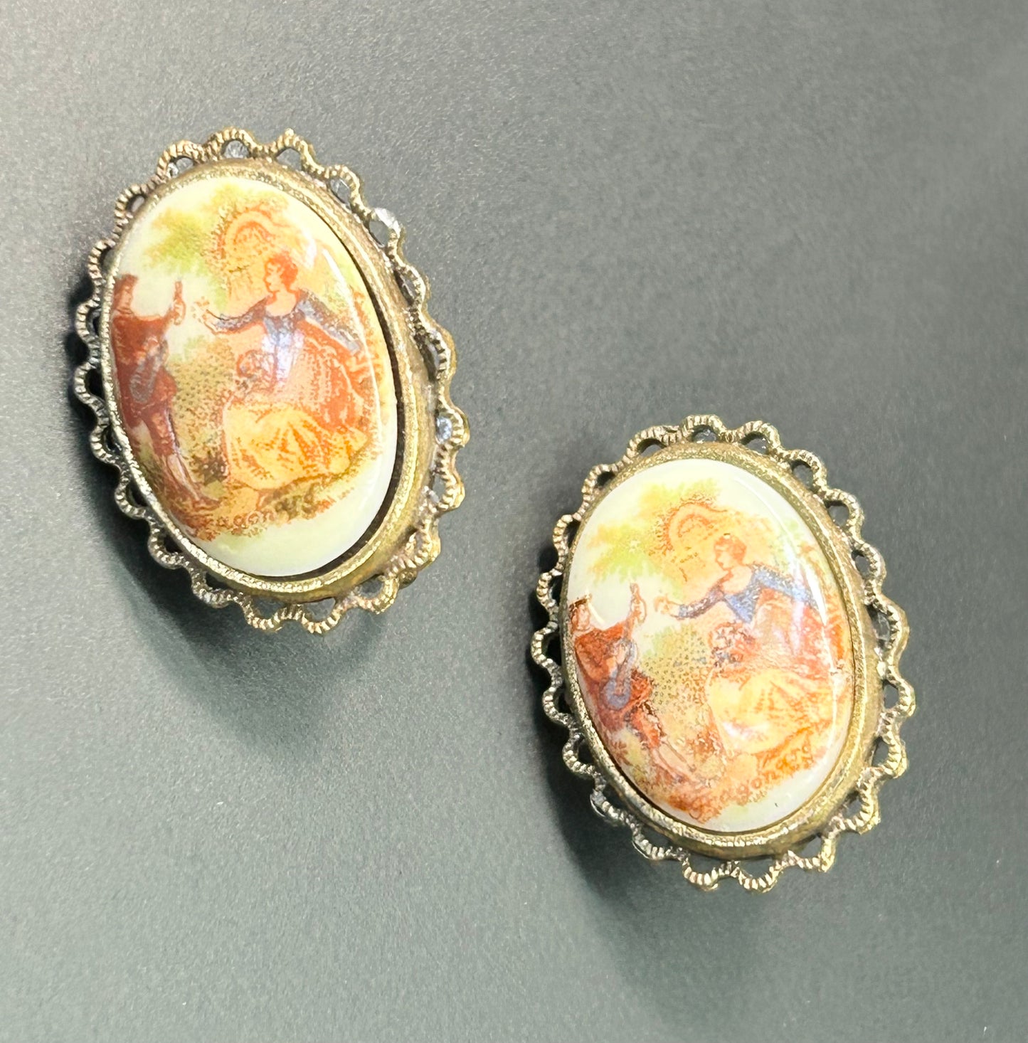 LG Vintage Courting Couple Clip Earrings
