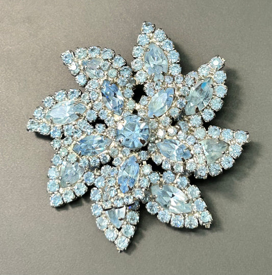 Weiss Rhinestone Flower Brooch