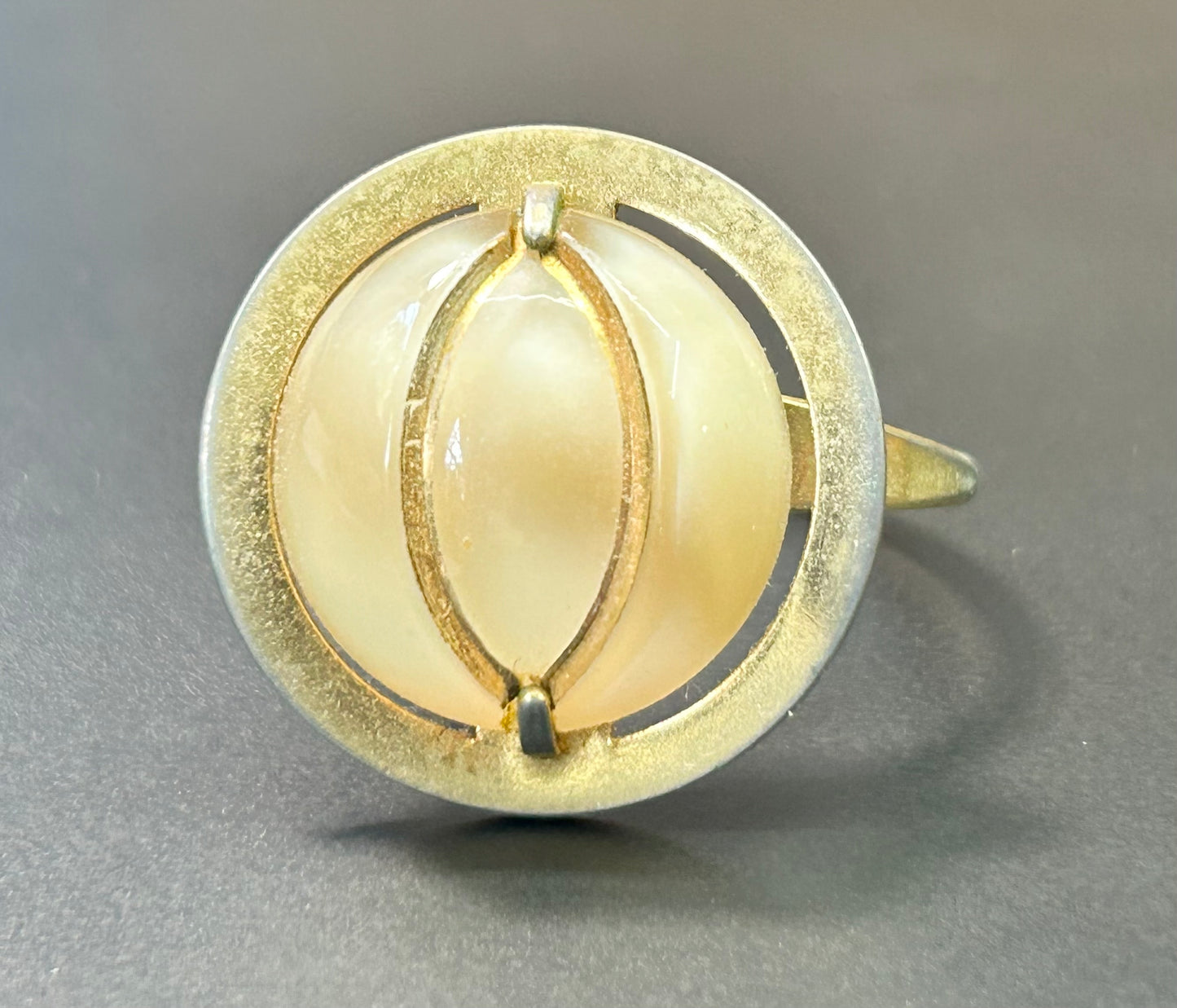 Sarah Coventry Glass Ring