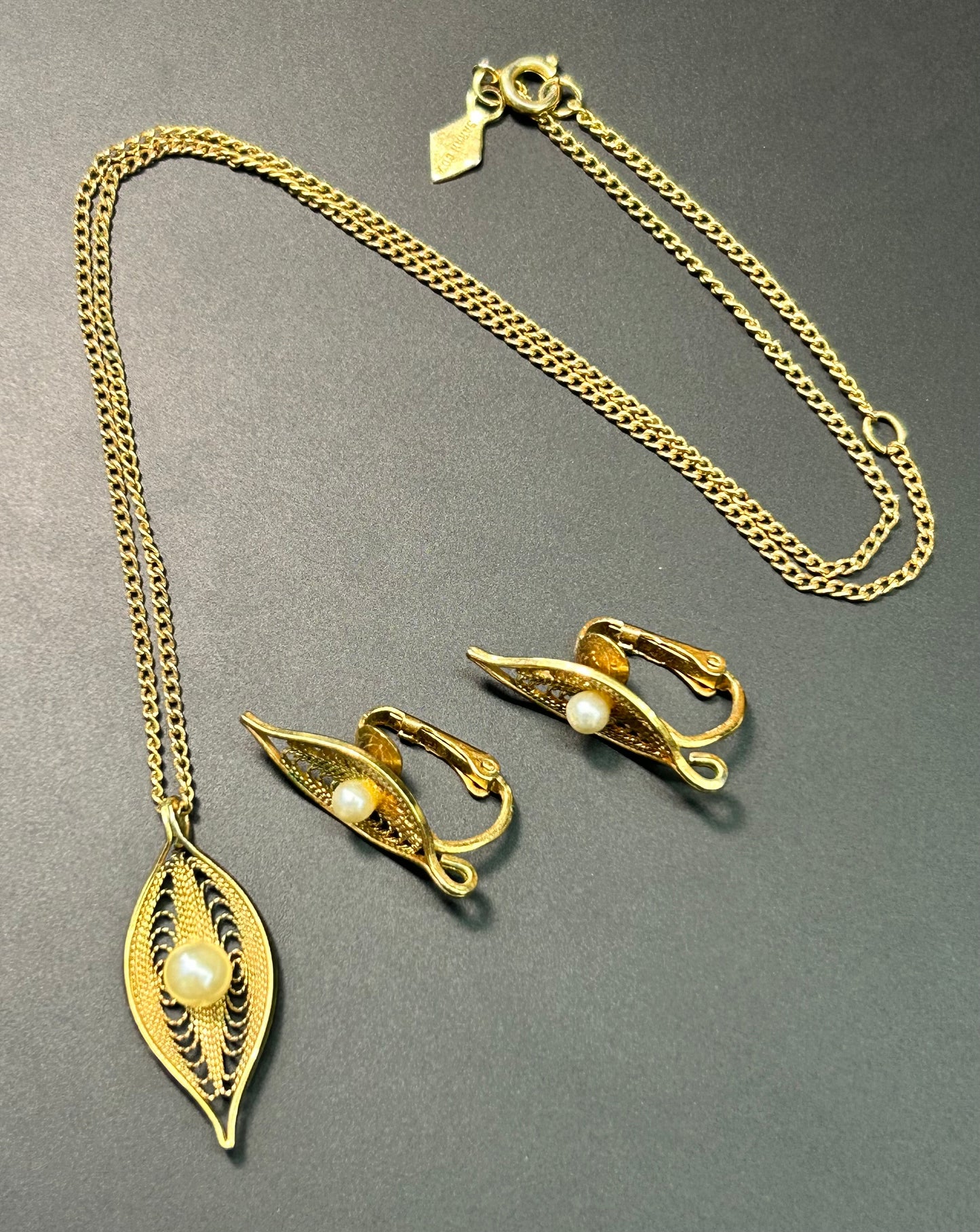 Sarah Coventry Filigree Necklace & Earrings Set