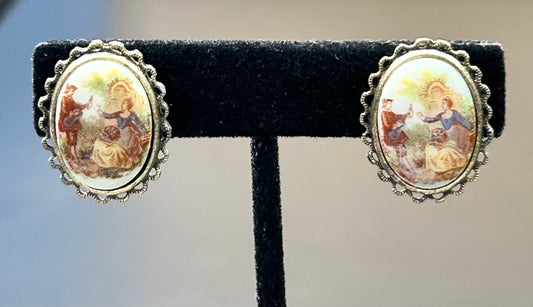LG Vintage Courting Couple Clip Earrings