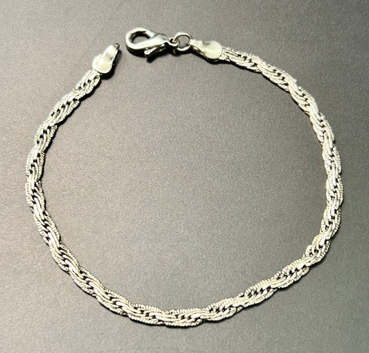 7.5” Silver Tone Chain Link Bracelet