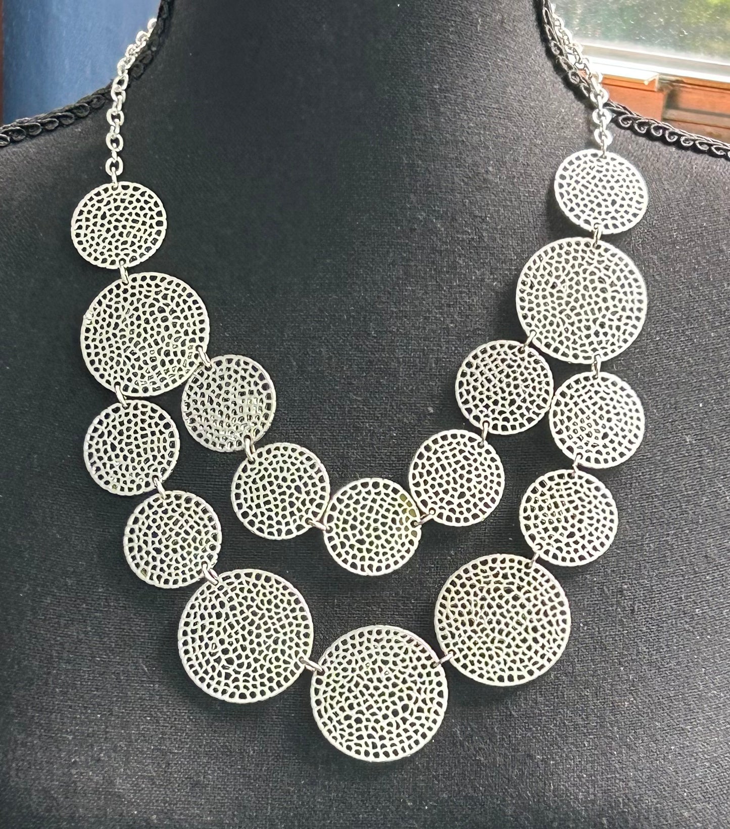 Silver Tone Disc Necklace