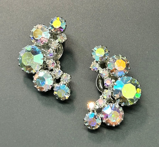 Unsigned Weiss Rhinestone Clip Earrings