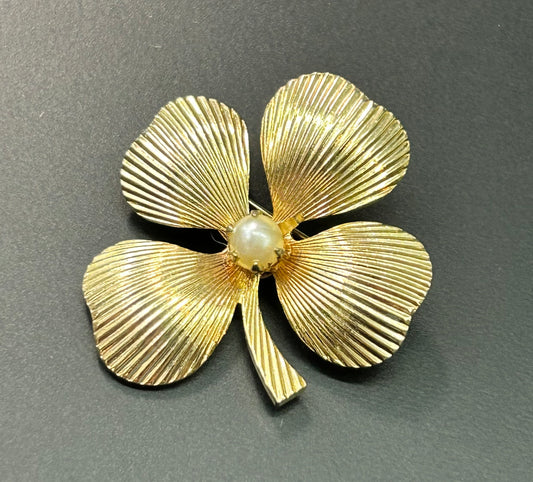 Pegasus Coro Four Leaf Clover Brooch