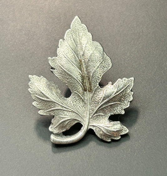 Leaf Pin