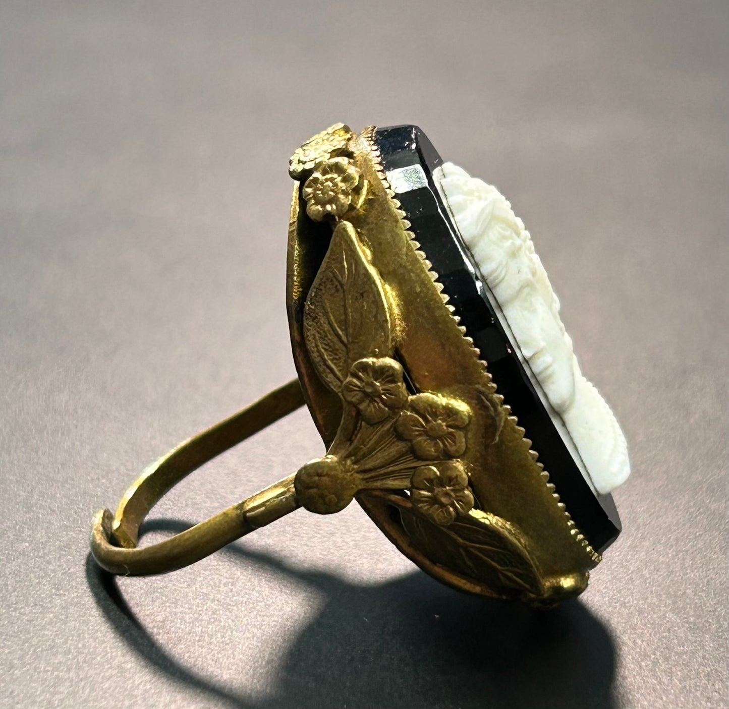 Vintage Porcelain Cameo Ring