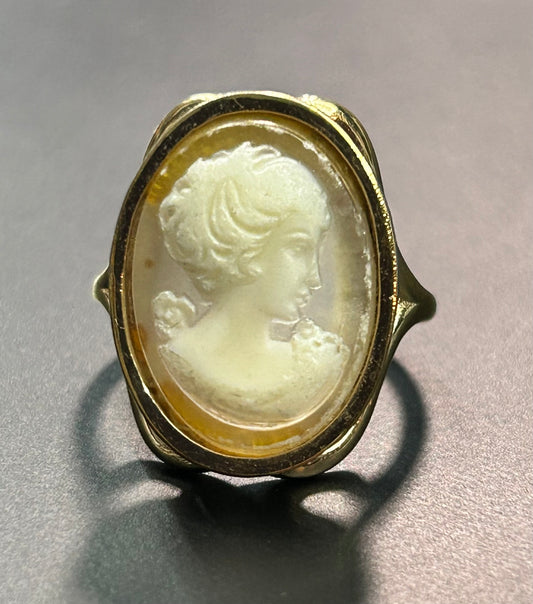 Vintage Acrylic Cameo Ring