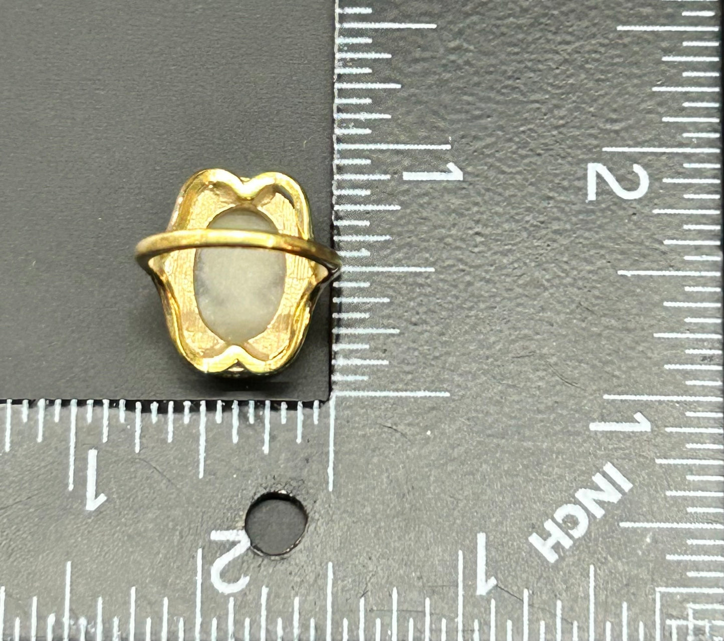 Vintage Acrylic Cameo Ring