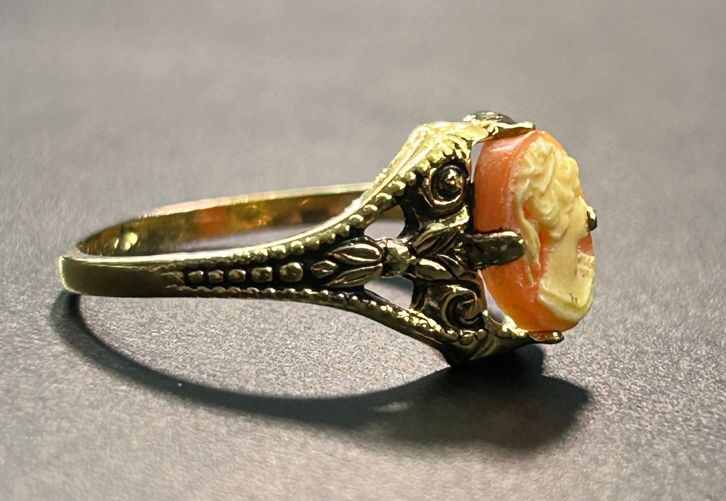 Vintage Acrylic Cameo Ring